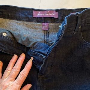Gloria Vanderbilt women’s size 12 short midnight blue denim like new